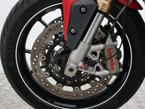 Triumph Speed Triple 1050 SPEED TRIPLE S 1050 38