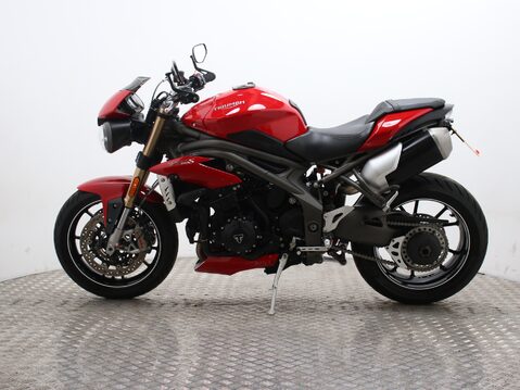 Triumph Speed Triple 1050 SPEED TRIPLE S 1050 8