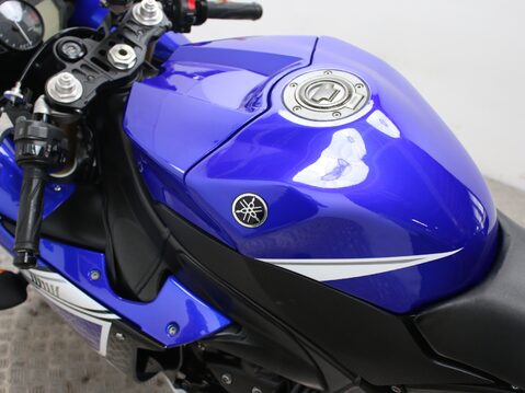 Yamaha R1 YZF-R1 32