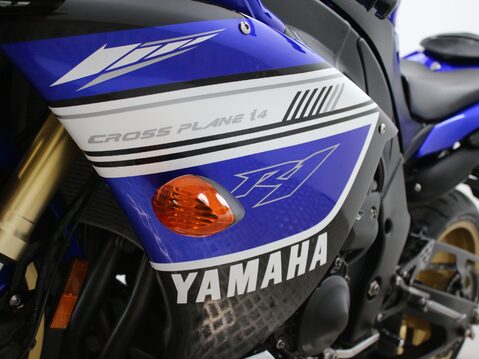 Yamaha R1 YZF-R1 30