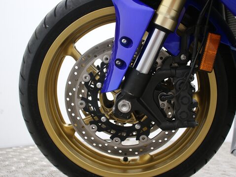 Yamaha R1 YZF-R1 33