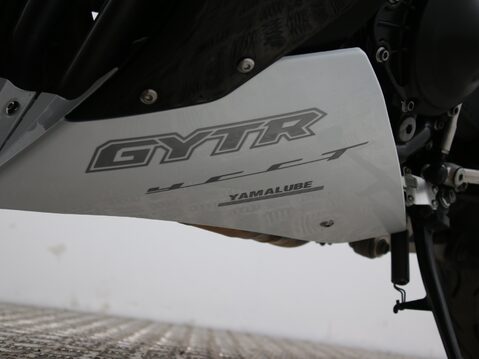 Yamaha R1 YZF-R1 31