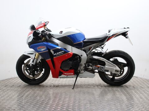 Honda CBR1000RR Fireblade CBR 1000 RR 8