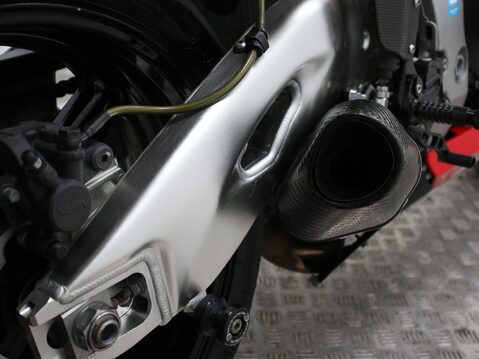 Honda CBR1000RR Fireblade CBR 1000 RR 31