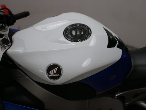 Honda CBR1000RR Fireblade CBR 1000 RR 18