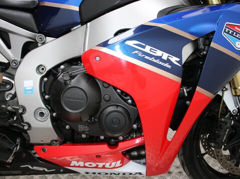 Honda CBR1000RR Fireblade CBR 1000 RR 21
