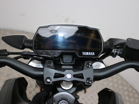 Yamaha MT-125 MT 125 (MTN 125-A) 17