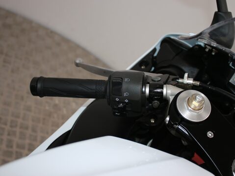 Yamaha R1 YZF R1 (07MY) 35