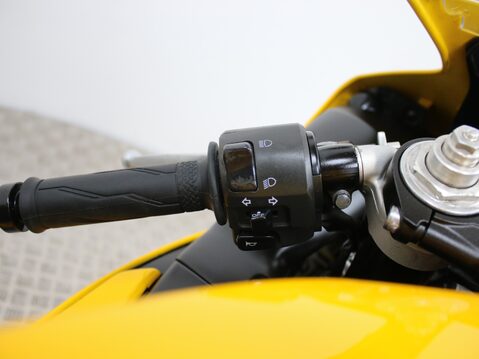 Yamaha R1 YZF R1 (10MY) 33