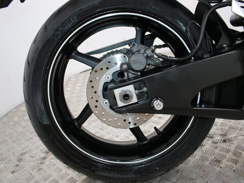 Yamaha R1 YZF R1 (10MY) 24