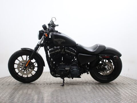 Harley-Davidson Sportster XL883N 8