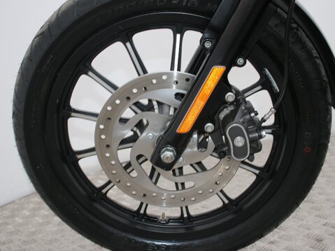 Harley-Davidson Sportster XL883N 27