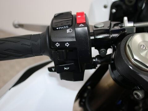 Suzuki GSX-R1000 GSX-R1000 L1 29