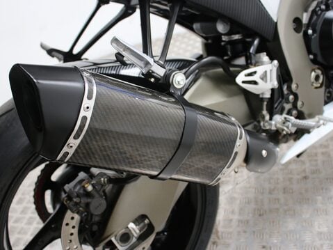Suzuki GSX-R1000 GSX-R1000 L1 22