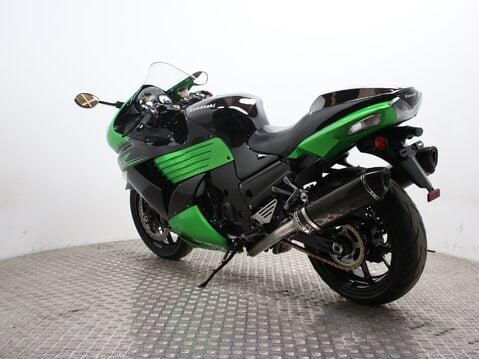 Kawasaki ZZR1400 ZX-14R 9