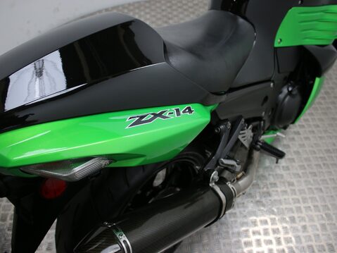 Kawasaki ZZR1400 ZX-14R 23