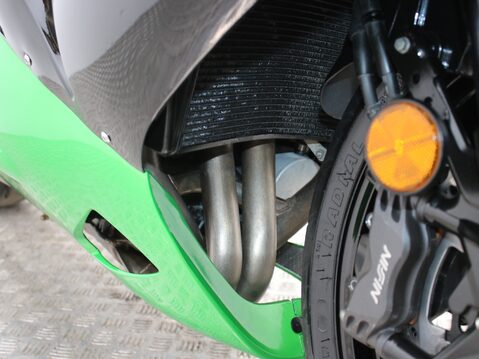 Kawasaki ZZR1400 ZX-14R 21