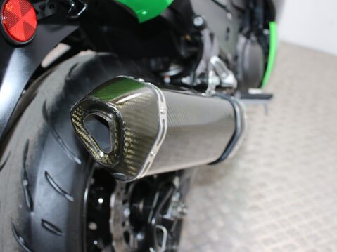 Kawasaki ZZR1400 ZX-14R 24