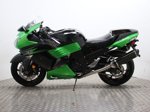 Kawasaki ZZR1400 ZX-14R 8