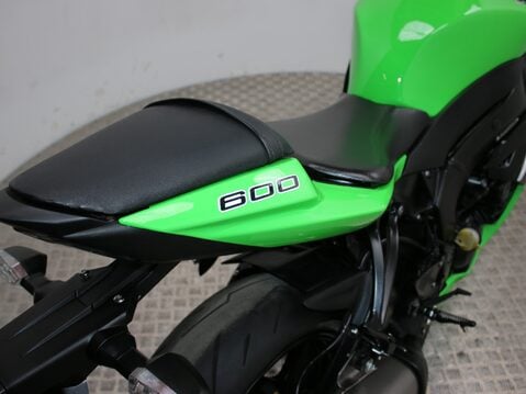 Kawasaki ZX-6R ZX600RAF 24