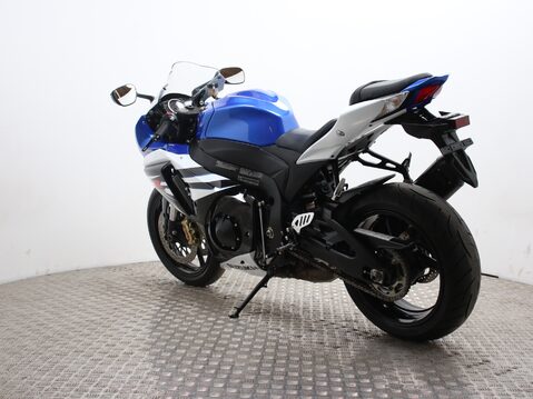Suzuki GSX-R1000 GSX-R1000 L4 9