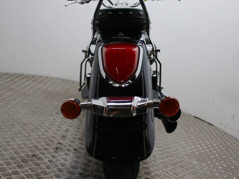 Suzuki Intruder 800 VL800 L1 23