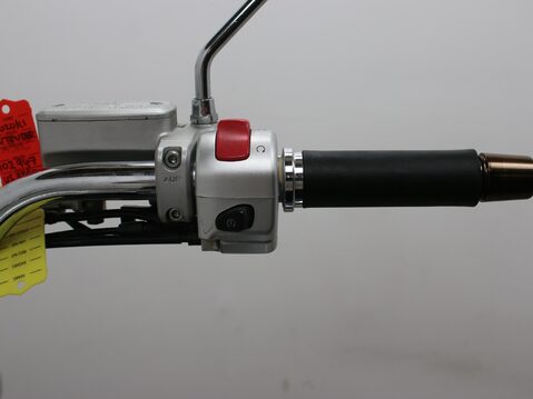 Suzuki Intruder 800 VL800 L1 17