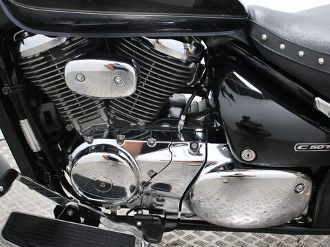 Suzuki Intruder 800 VL800 L1 27