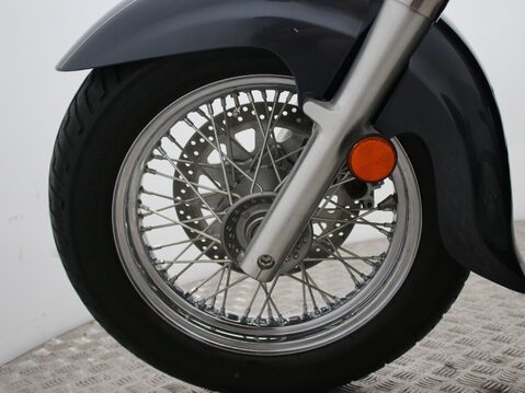 Suzuki Intruder 800 VL800 L1 29