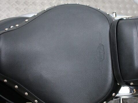 Suzuki Intruder 800 VL800 L1 24