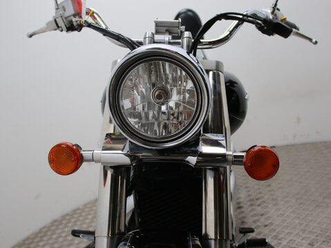 Suzuki Intruder 800 VL800 L1 31