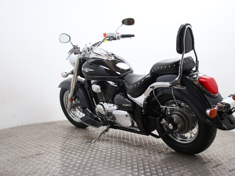 Suzuki Intruder 800 VL800 L1 9