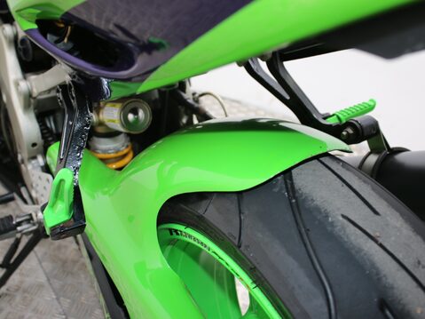 Kawasaki ZX-9R ZX 900 E1 32