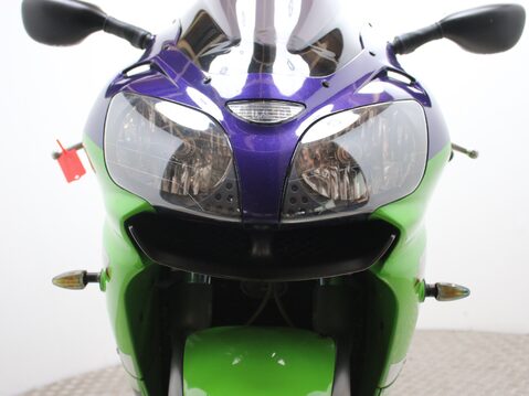 Kawasaki ZX-9R ZX 900 E1 15