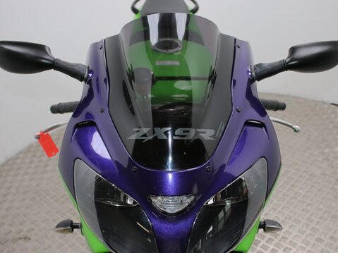 Kawasaki ZX-9R ZX 900 E1 14