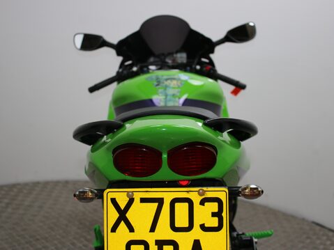 Kawasaki ZX-9R ZX 900 E1 37