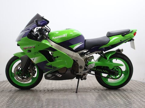 Kawasaki ZX-9R ZX 900 E1 8