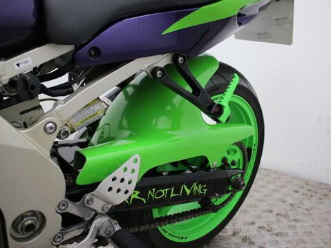 Kawasaki ZX-9R ZX 900 E1 33