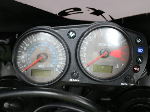 Kawasaki ZX-9R ZX 900 E1 18