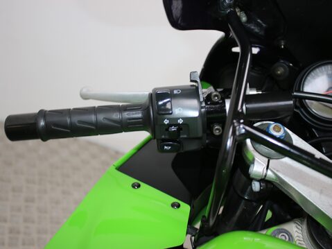 Kawasaki ZX-9R ZX 900 E1 28