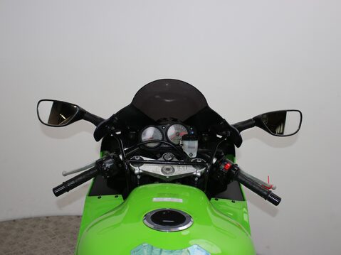 Kawasaki ZX-9R ZX 900 E1 17