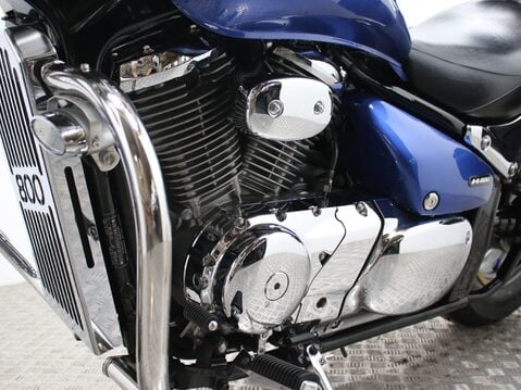 Suzuki Intruder 800 VZ 800 27