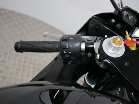 Yamaha R6 YZF-R6 35