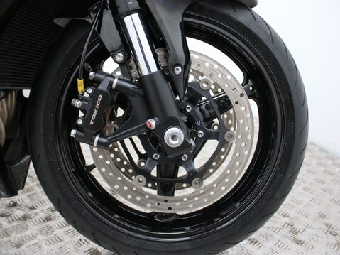 Honda CBR1000RR Fireblade CBR 1000 RR FIREBLADE 18