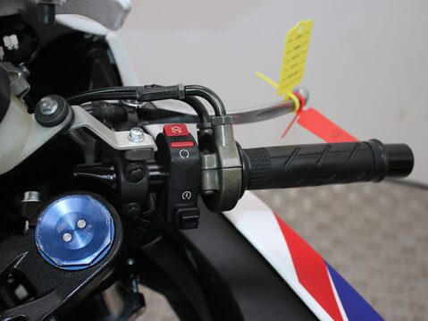Honda CBR1000RR Fireblade CBR 1000 RR FIREBLADE 18