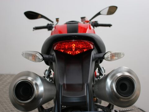 Ducati Monster 1100 M1100 S 32