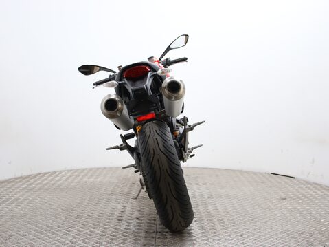 Ducati Monster 1100 M1100 S 11