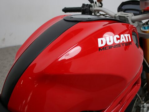 Ducati Monster 1100 M1100 S 21