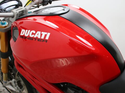 Ducati Monster 1100 M1100 S 27