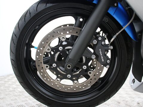 Suzuki GSX650 GSX650FA L0 28